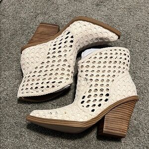 Jessica Simpson Lukkah Ankle Boots- 6.5